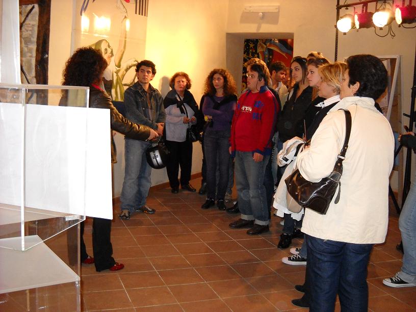 Il gruppo in visita alla mostra